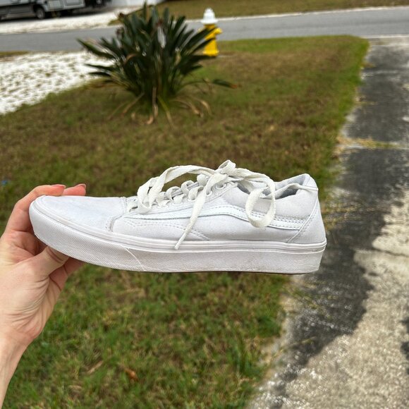 Vans Old Skool Shoe - Picture 4 of 6